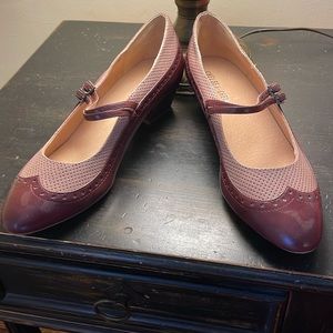 Vintage feel brand new mini heels!